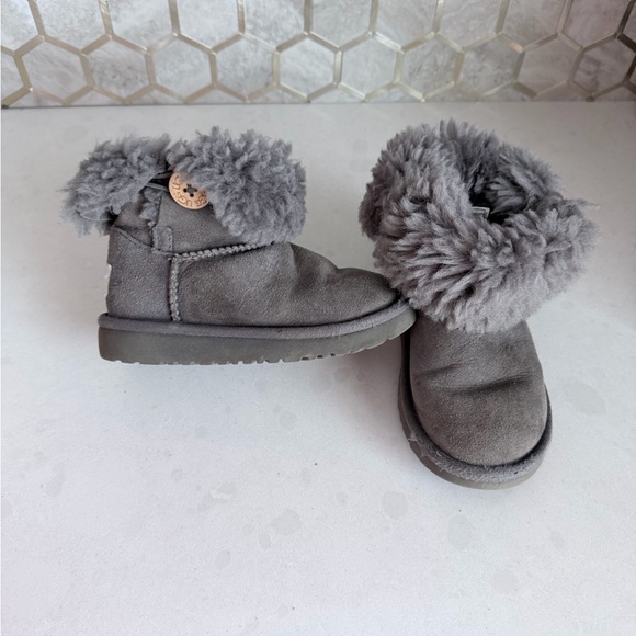 UGG Bailey Button Gray Sheepskin Winter Boots size 9 toddler little kids - Picture 8 of 8